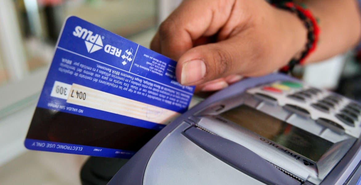 Bancos pagarán intereses moratorios a titulares de tarjetas de débito robadas: SCJN