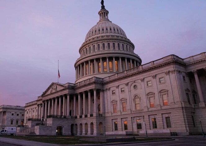 Demócratas abren proceso de juicio político contra Trump