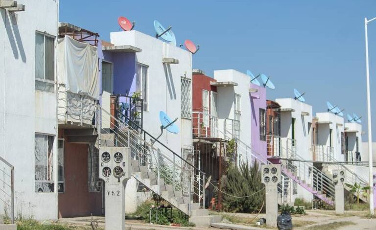 Hay más de 176 mil viviendas abandonadas en la ZMG: INEGI