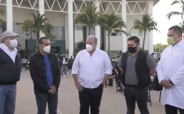 Vacunación contra el Covid-19 arranca en forma ordenada en 15 puntos de Puerto Vallarta