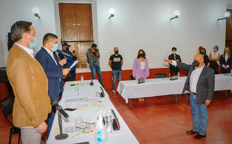 Pide licencia el alcalde cuatro regidoras y el síndico en Lagos