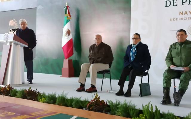 AMLO aprueba regularización de autos “chocolates” en Nayarit
