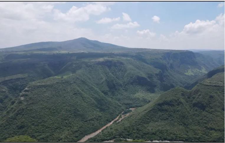Rescatan a hombre extraviado en la Barranca de Huentitán