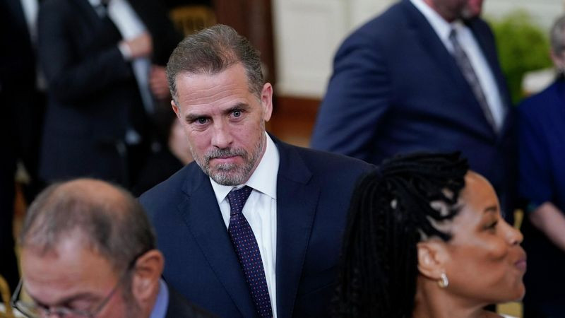 Hijo de Joe Biden se declara no culpable de tres cargos relacionados con armas de fuego
