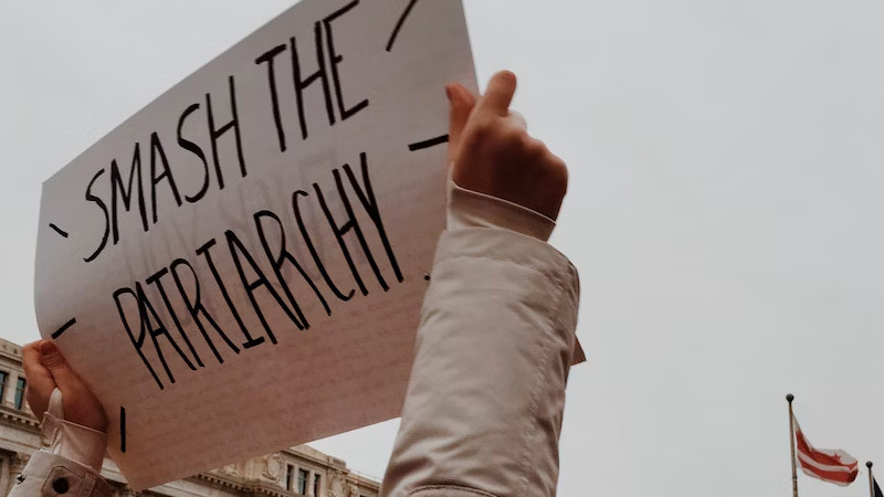 Reducen sentencia a violador por considerar el acto “corto”; inician protestas feministas en Suiza