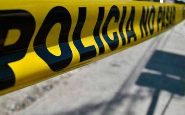 Hombres armados a bordo de una lancha matan a un hombre en Playa Condesa en Acapulco