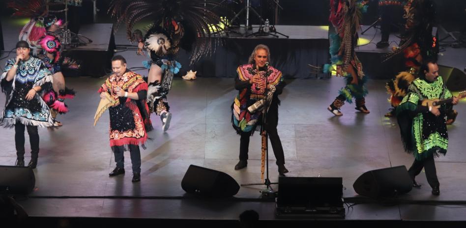 La cumbiamanía de Los Askis y Yaguaru llenó de baile al Auditorio Nacional