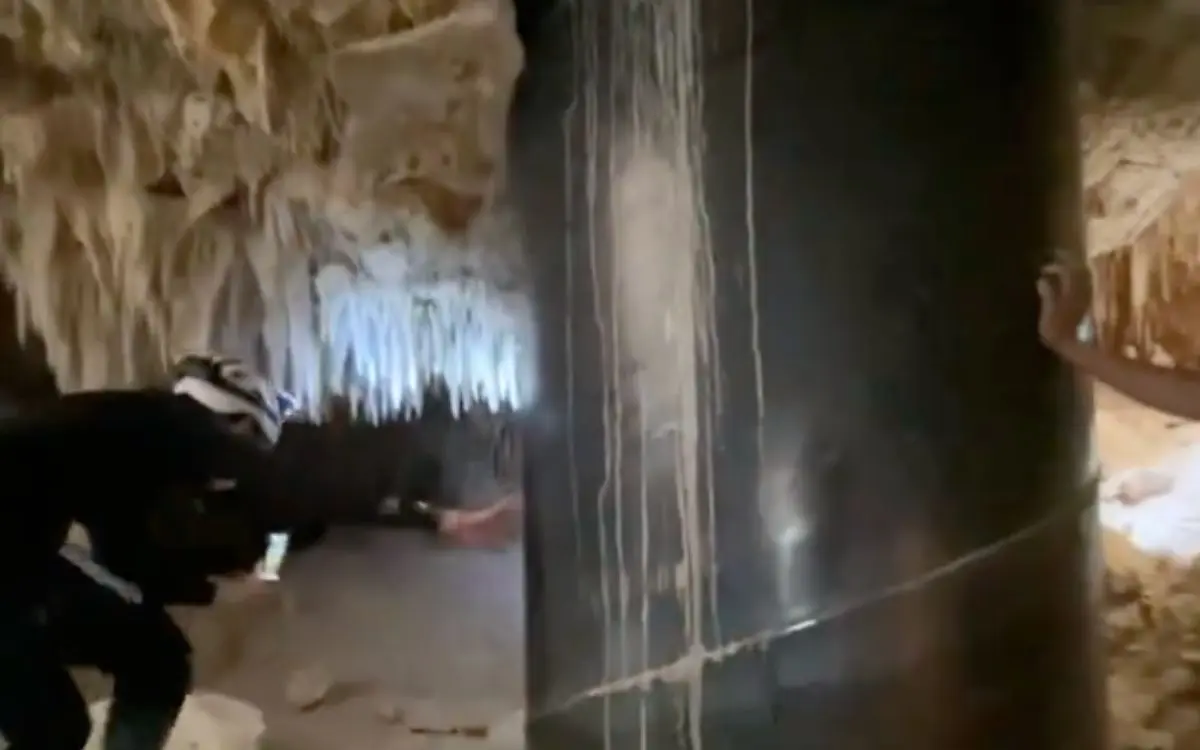 Miles de pilotes de acero perforan acuífero y cavernas en tramo 5 del Tren Maya.