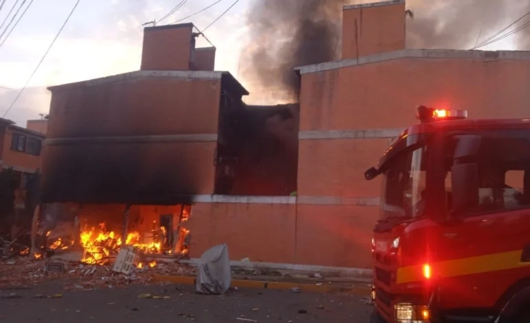 Explosión por acumulación de gas deja un muerto en unidad Tepozanes
