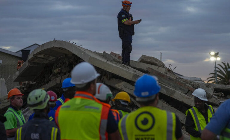 Terminan tareas de rescate en edificio derrumbado en Sudáfrica