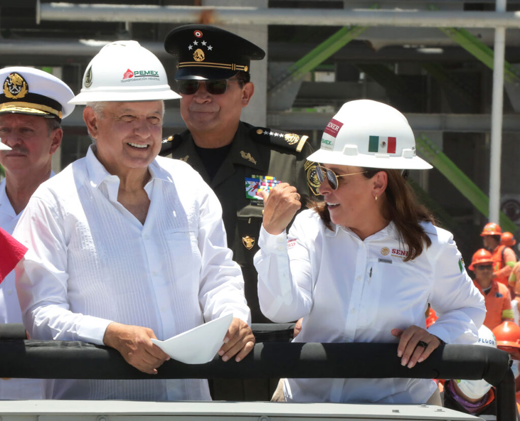AMLO defiende a Rocío Nahle ante “campaña de lodo” por construcción de Dos Bocas