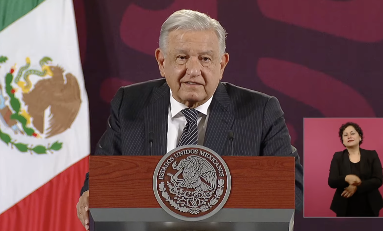 Un 10 por ciento de aumento salarial para los Maestros, anuncia el presidente