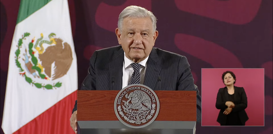 Un 10 por ciento de aumento salarial para los Maestros, anuncia el presidente